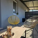 Διαμέρισμα Rita *